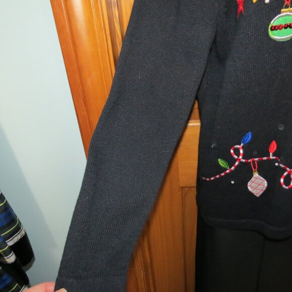 Nouveaux Women's Christmas Sweater Black Zip Ornaments Holiday Size Large - Picture 6 of 10